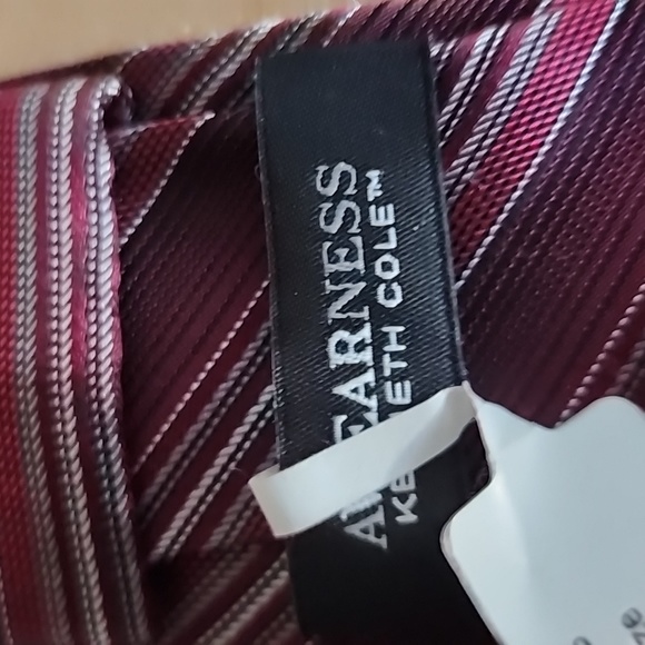 3/$40 Kenneth Cole Awareness silk  tie new with tag - Picture 6 of 8